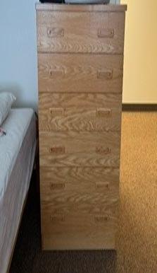 Est 9ea, dressers