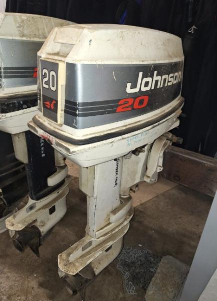 Johnson 20hp 2 Stroke Long Shaft Outboard Motors ( 2 EA)