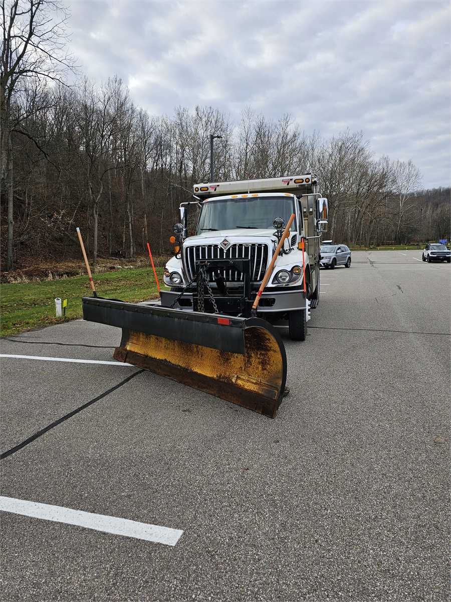 2008 International 7400 4x2 - photo 1