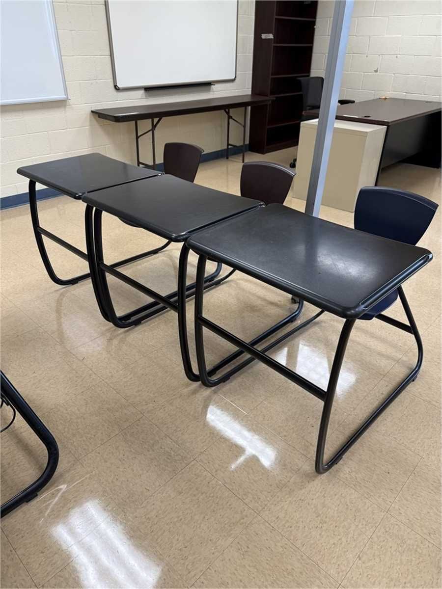 School Style Sled Desk - photo 1
