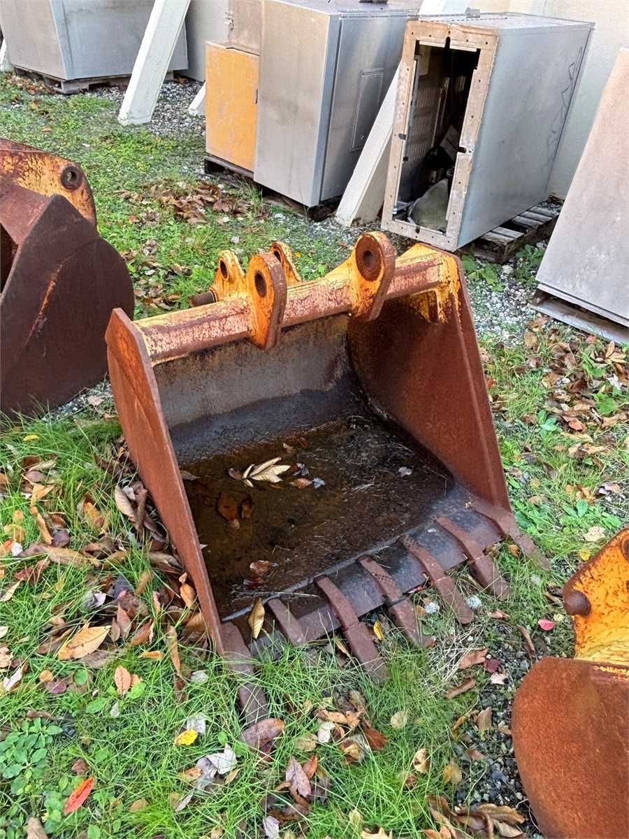 Case Backhoe Bucket - 36" Heavy Duty - photo 1