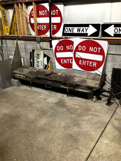 Stainless Steel Tailgate Spreader