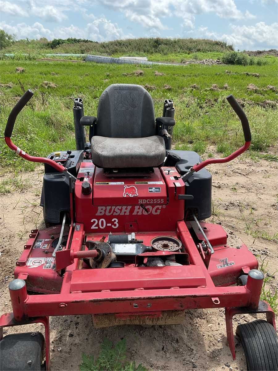 Bush Hog Lawnmower — photo 1