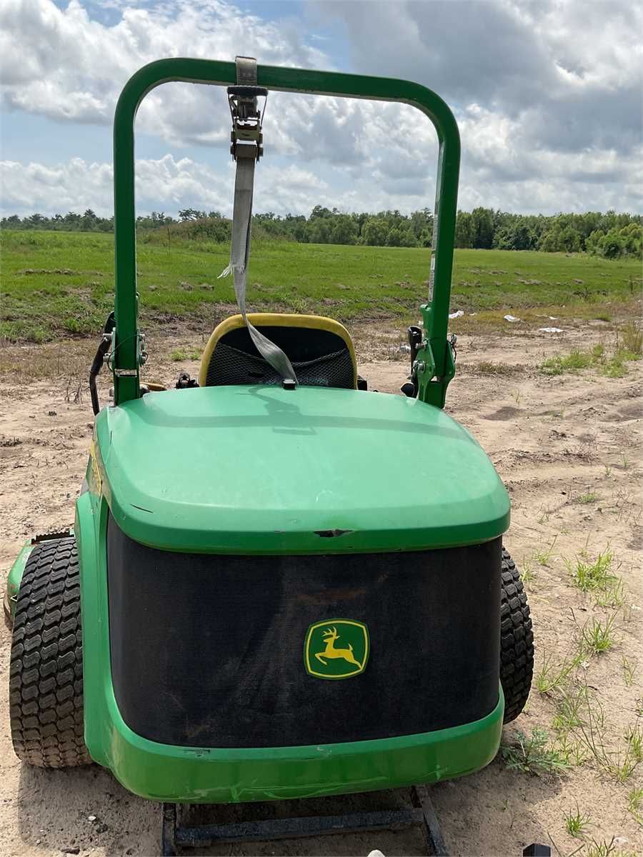 John Deere 999 ZTrak Lawnmower — photo 1