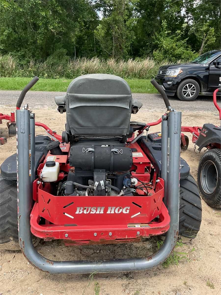 Bush Hog Lawnmower — photo 1