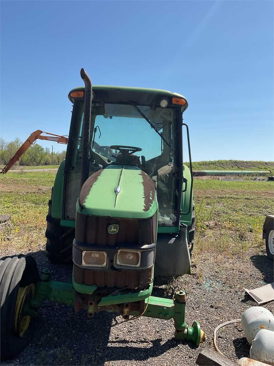 John Deere Tractor — photo 1