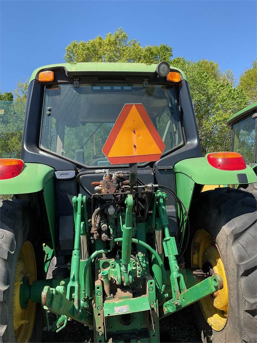 John Deere Tractor — photo 1
