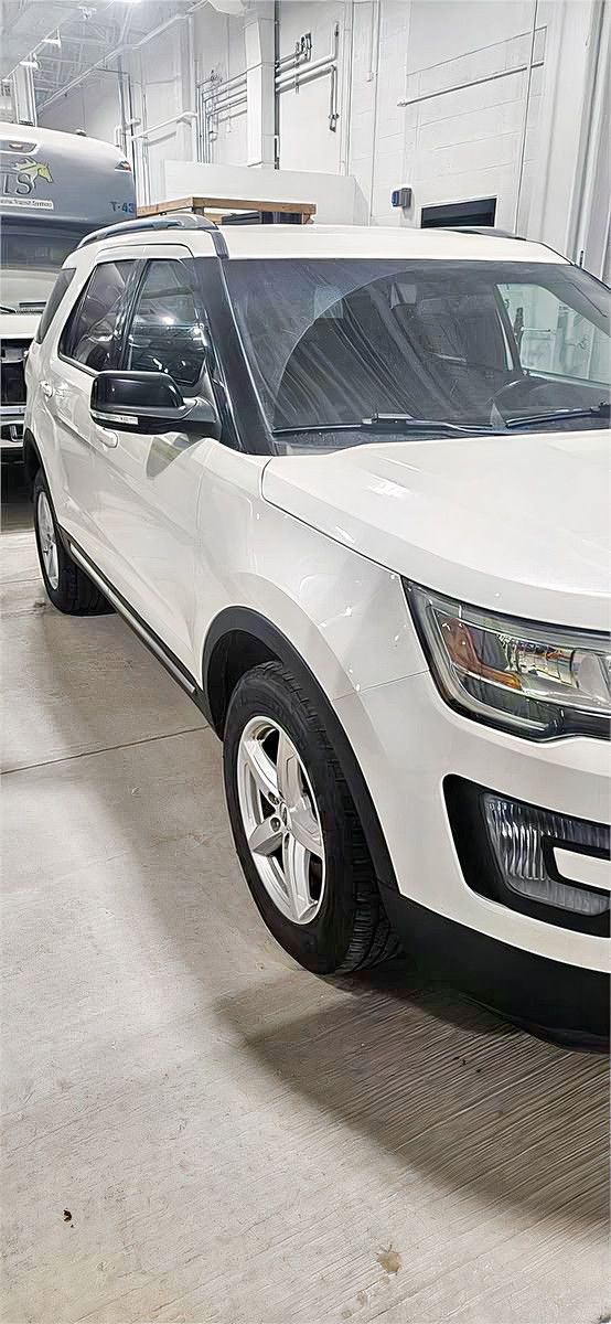 2017 Ford Explorer XLT 4WD — photo 1