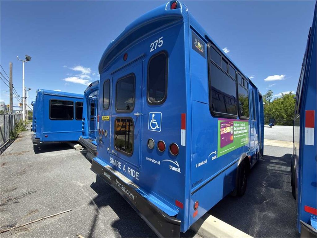 2017 FORD E-450 Cutaway — photo 1