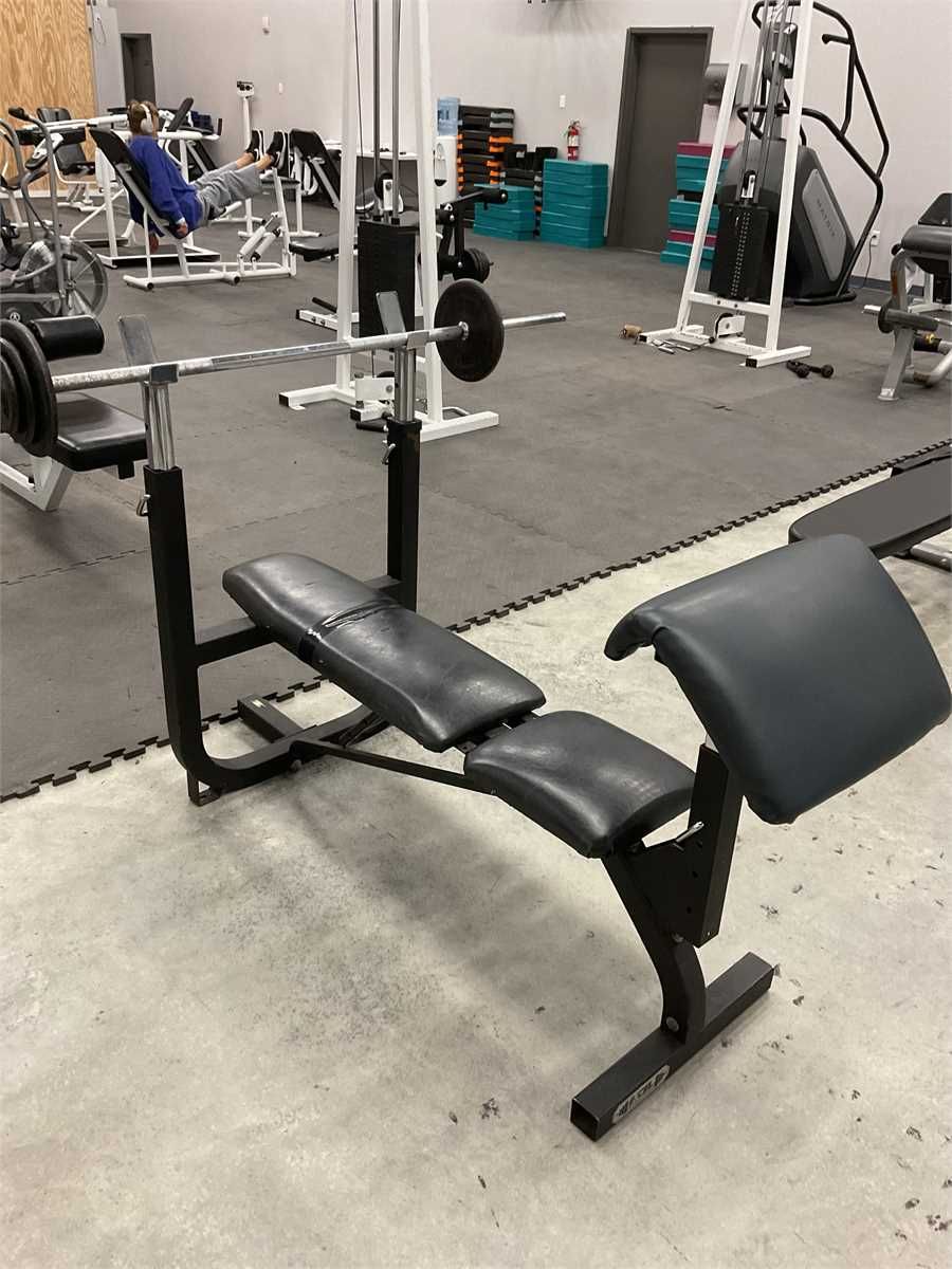 Decline Bench Press — photo 1