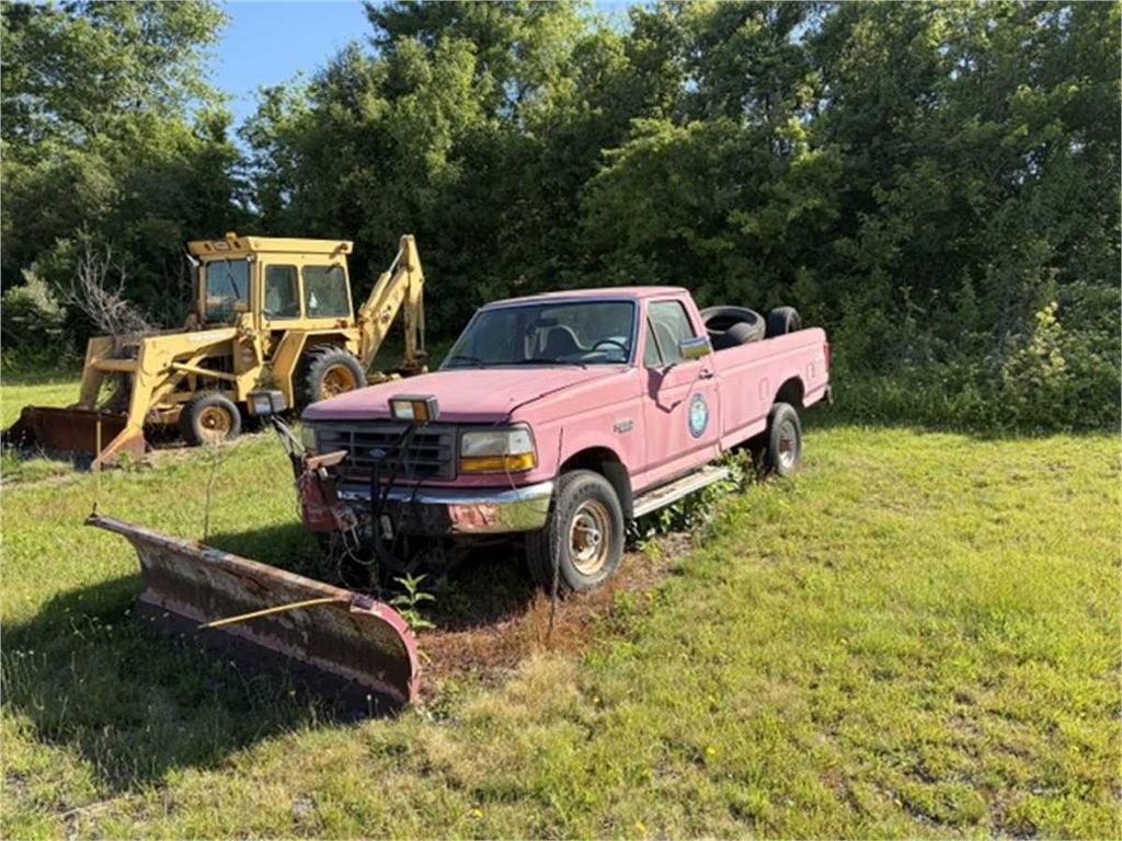 1997 Ford F-250 with Plow — photo 1