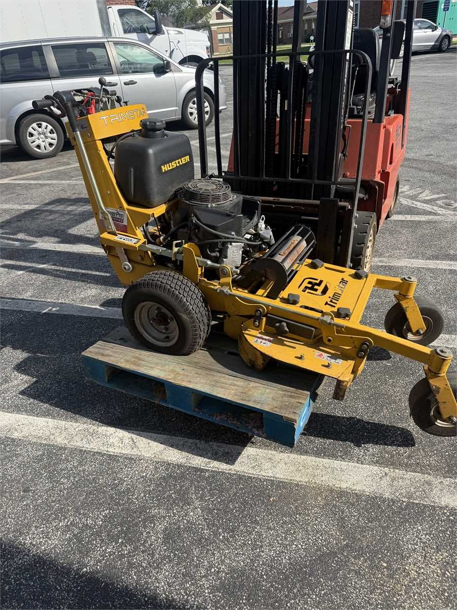 HUSTLER TRIMSTAR MOWER — photo 1