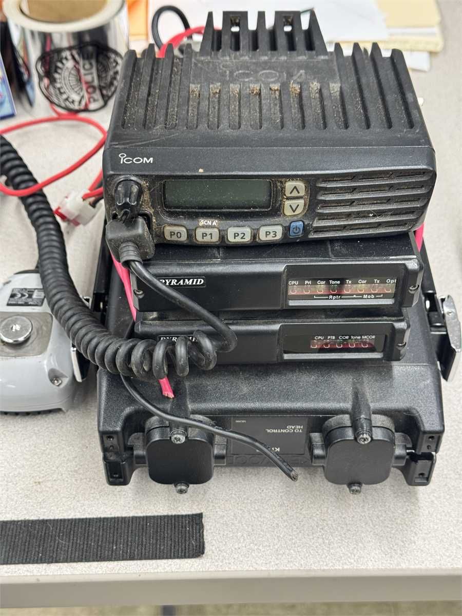 Pyramid Repeater and Kenwood Radio — photo 1