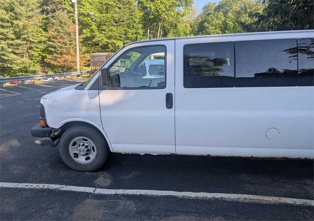 2014 Chevrolet Express Van — photo 1