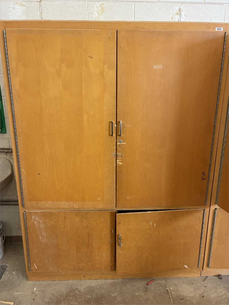 WOODEN CABINET - photo 1