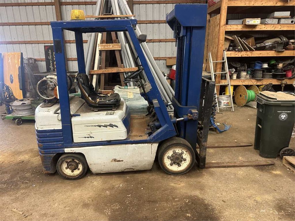 Komatsu FG25ST-11 Forklift - photo 1