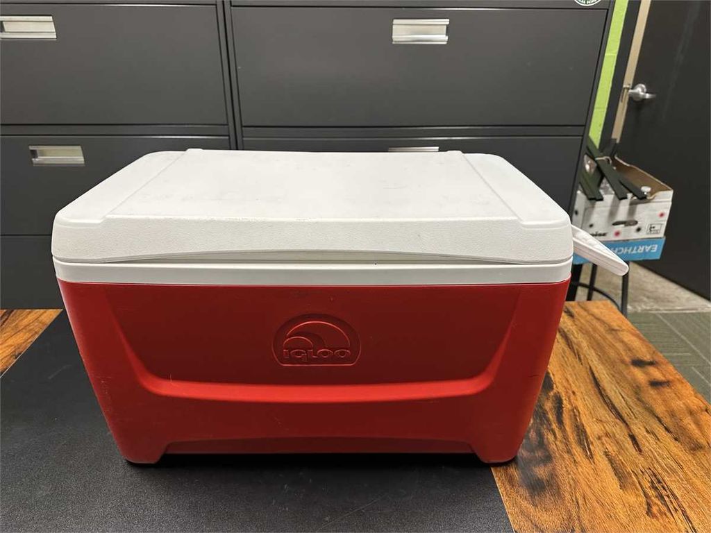 28 qt Cooler Capacity - photo 1