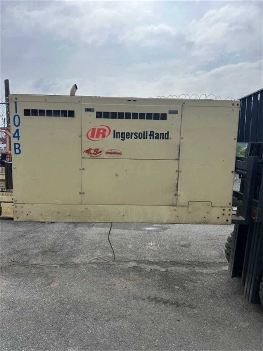 2001 Ingersoll Rand 185 cfm diesel powered air compressor - photo 1