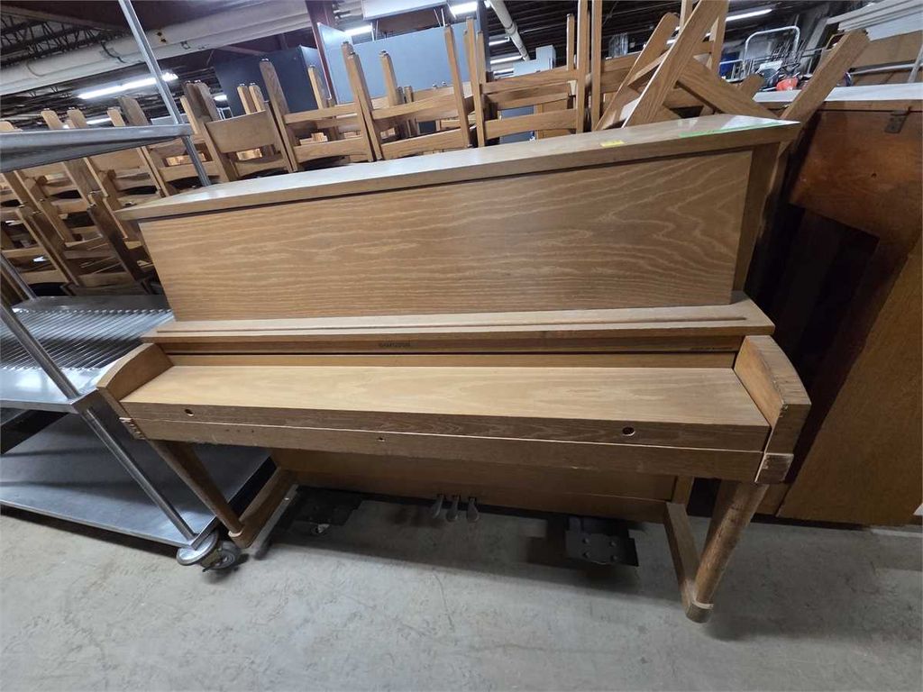 Sturdy wooden chairs, pianos, display cases, tables. - photo 1