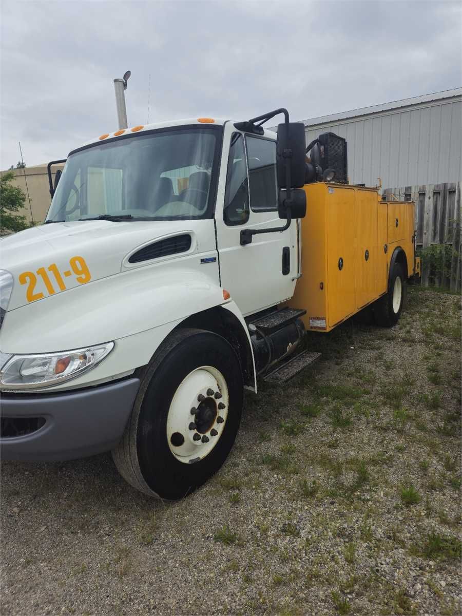 2009 International 4300 - photo 1
