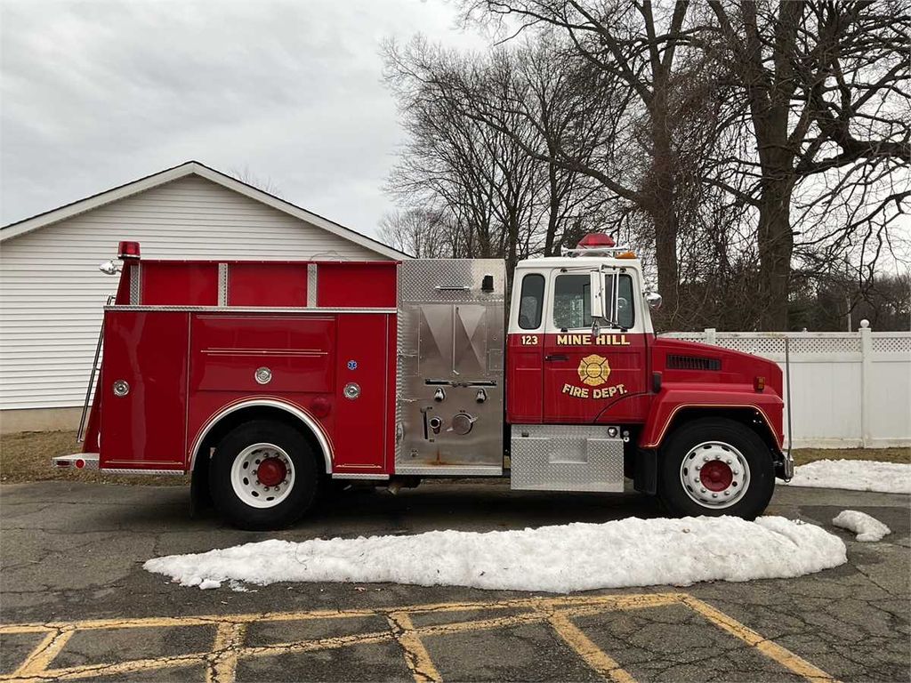 1989 Mack Fire Truck - photo 1