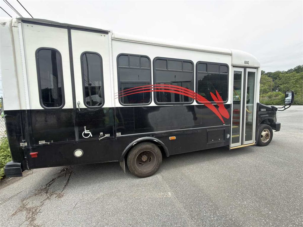 2019 FORD E-450 CUTAWAY 6043 - photo 1