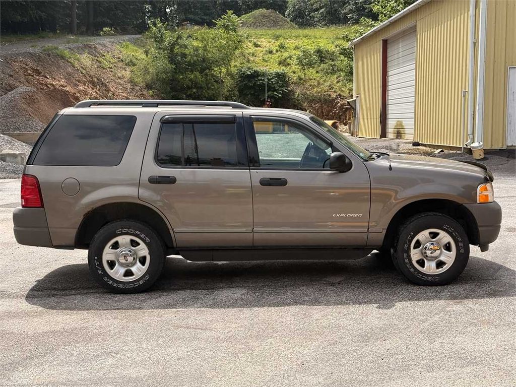 2002 Ford Explorer XLS 4D - photo 1