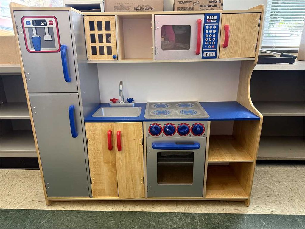 Children's play kitchen - photo 1