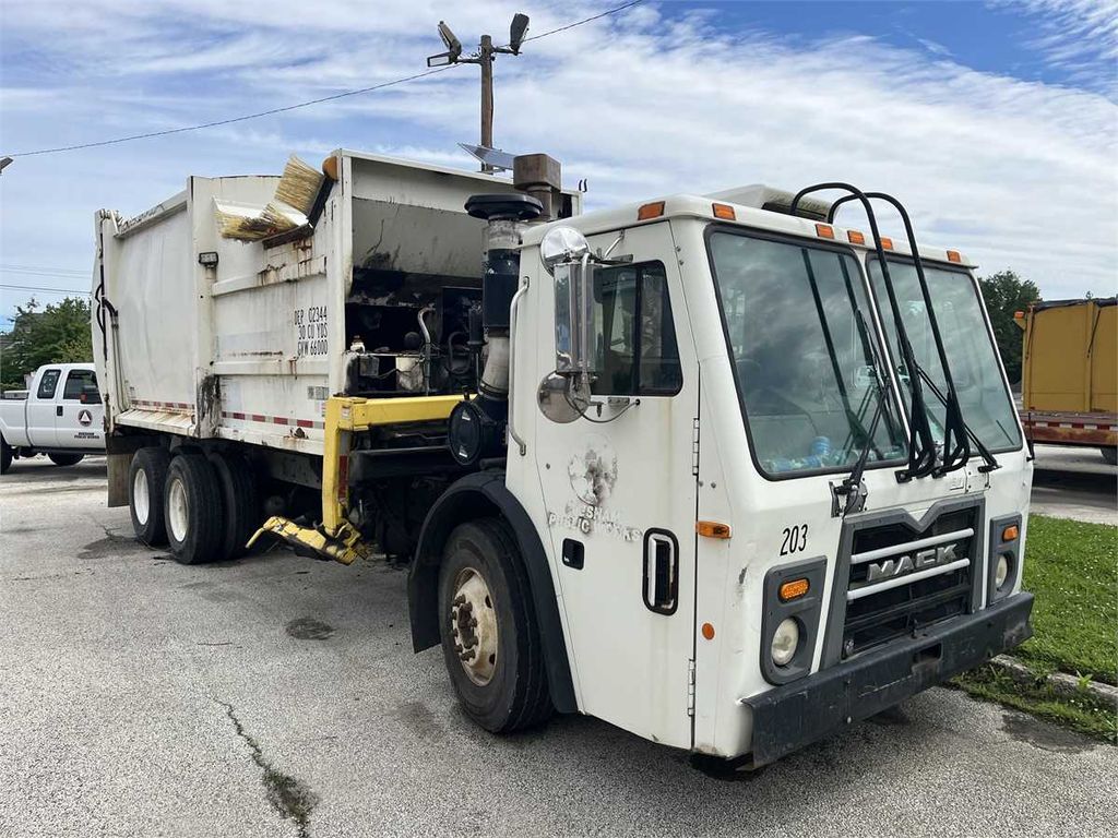 2012 MACK Side Loader Truck for Parts Only - photo 1