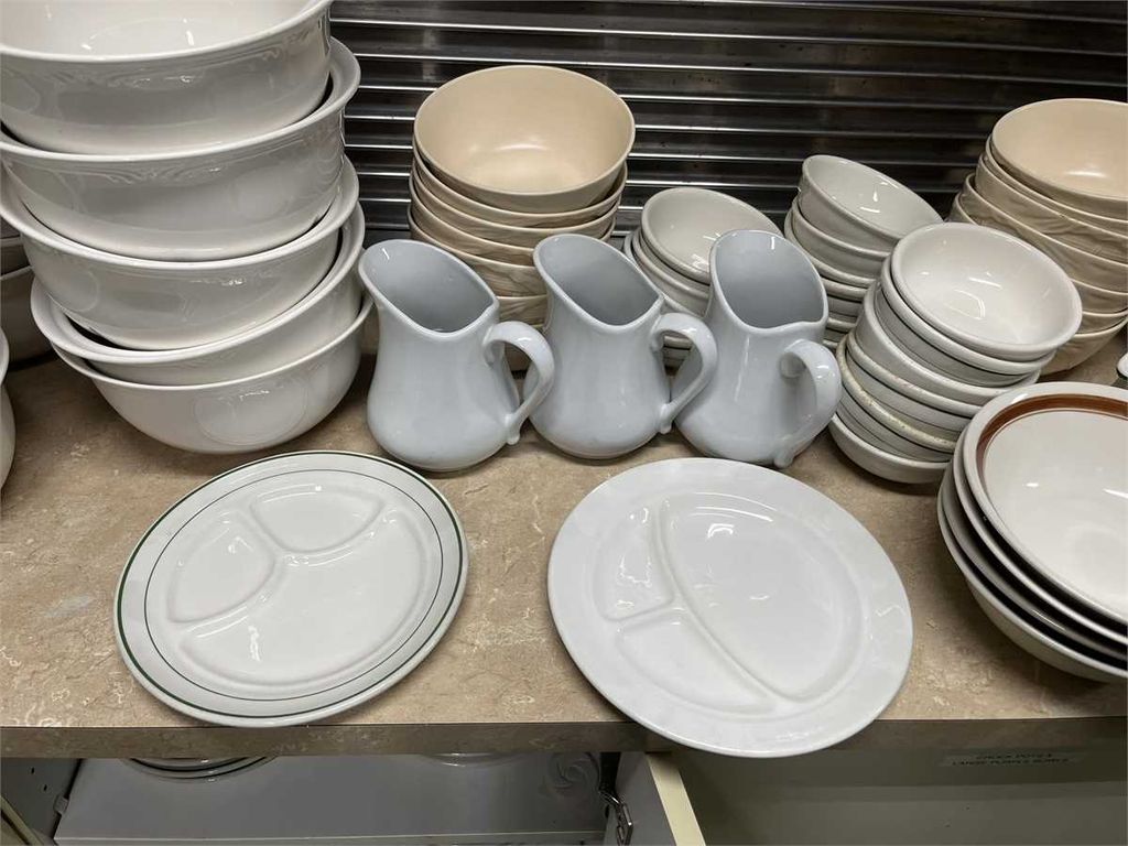 Stoneware Plates, Bowls, Gravy Boats, Platters, etc. - photo 1
