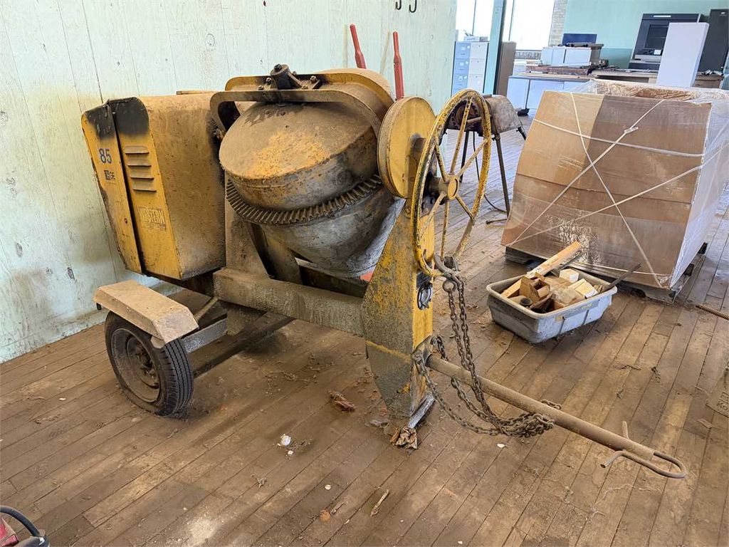 Western 3.5 L Tilter Concrete Mixer - photo 1