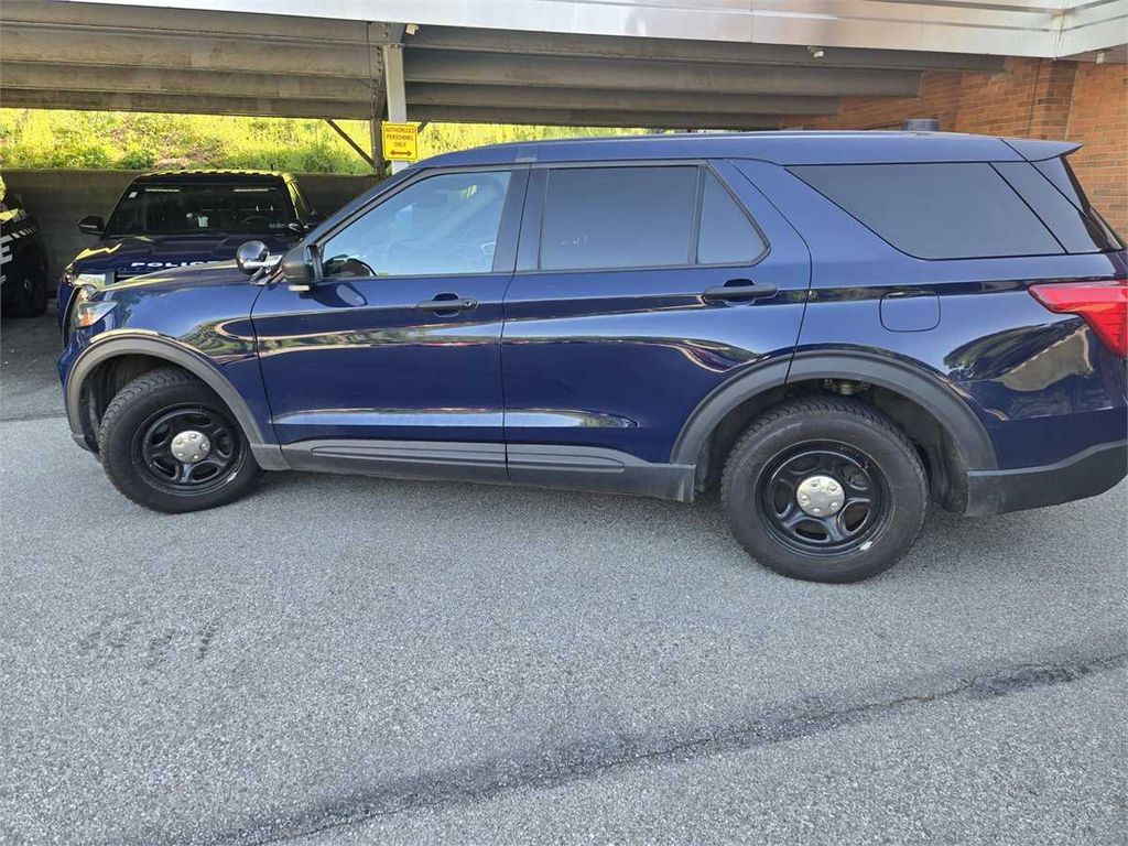 2022 Ford Interceptor Hybrid - photo 1