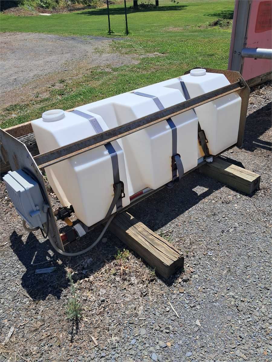 100-Gallon Tailgate Spreader Tank - photo 1