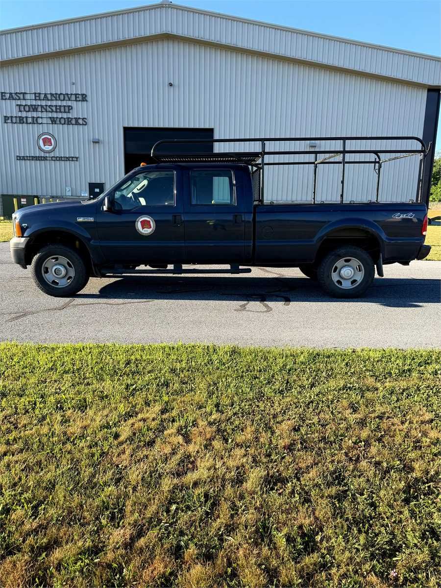 2005 Ford F-350 - photo 1