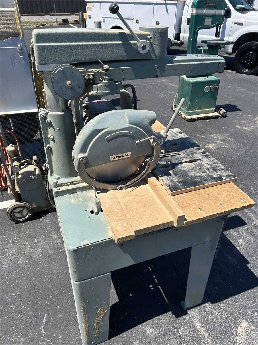 Delta Radial Arm Saw - photo 1