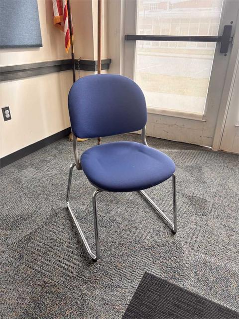 20 Blue Chairs