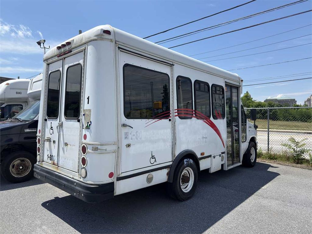 2009 FORD E-350 1M - photo 1