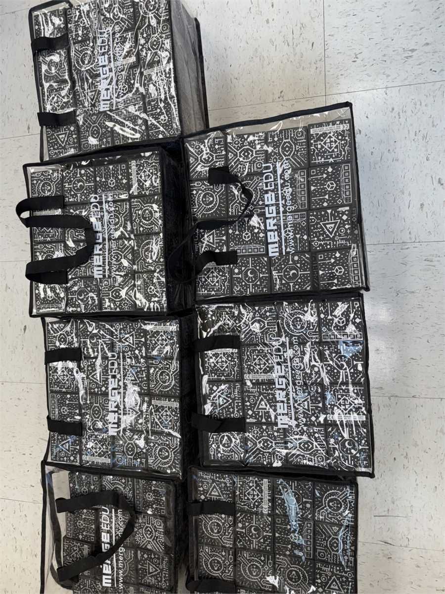 Merge Cubes - photo 1