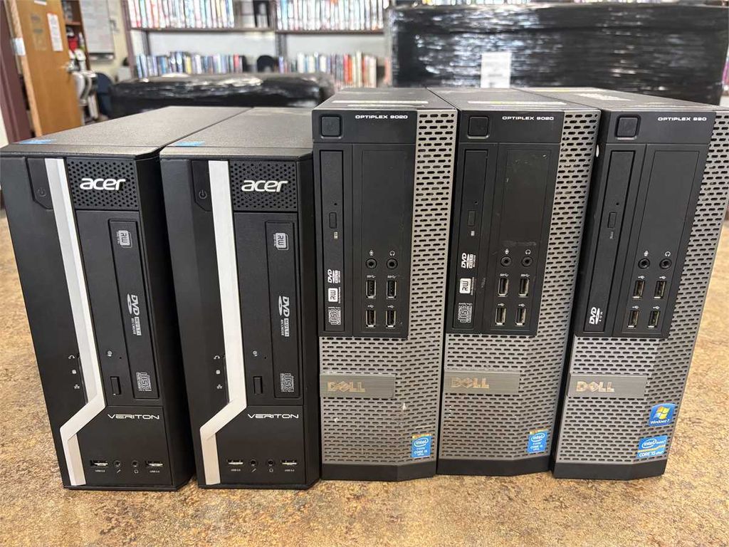 Lot of 5 Desktop Computers - photo 1