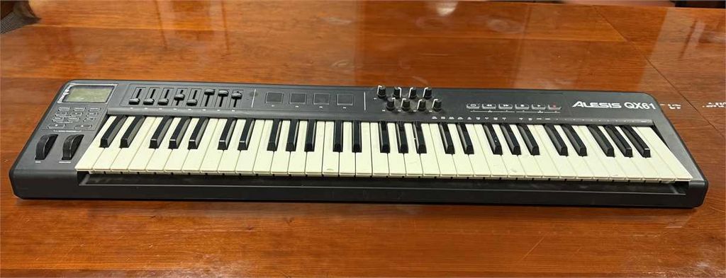 Alesis QX61 USB/MIDI Keyboard Controller - photo 1
