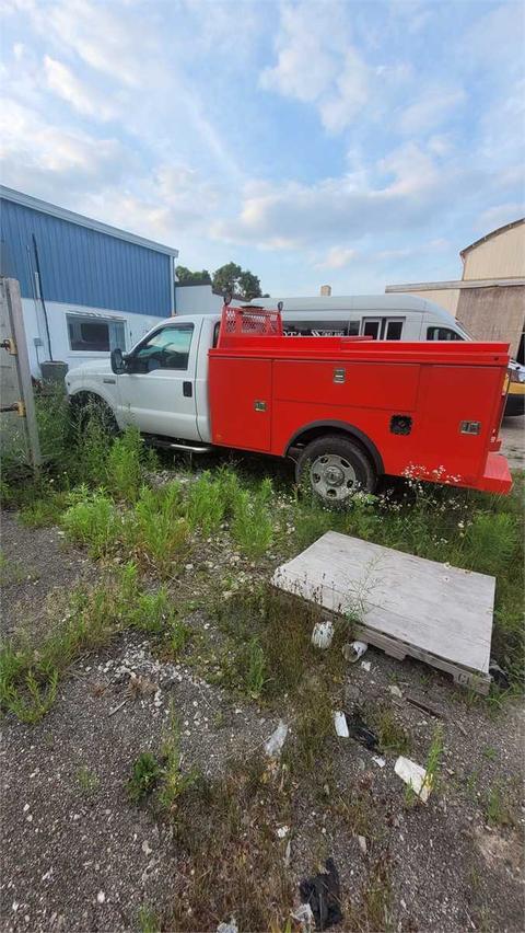 2004 F350 Utility