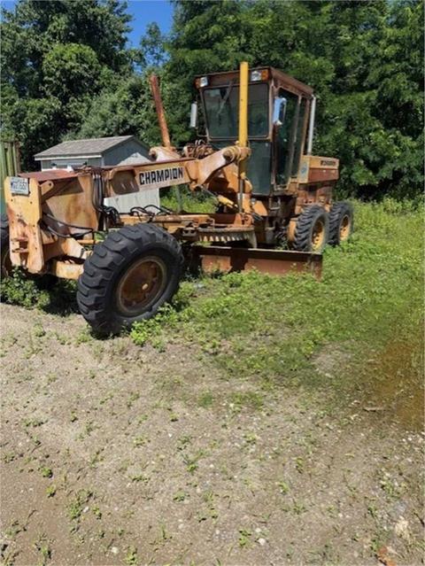 1985 Champion 710A Grader