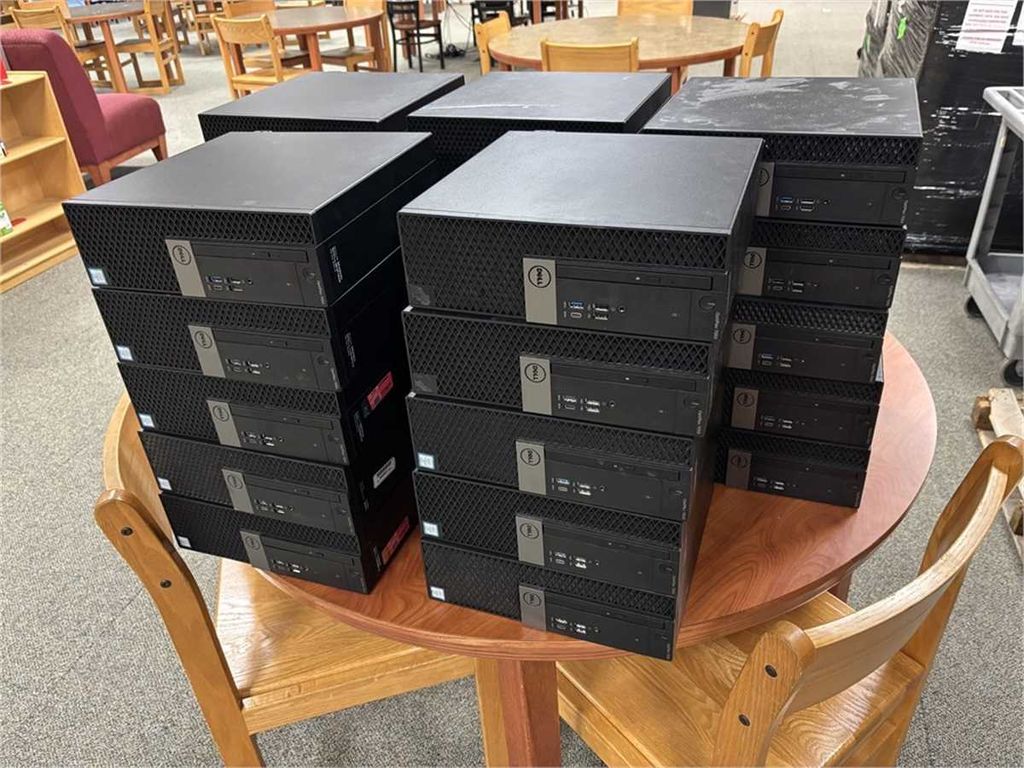 Lot # 5 25 Dell OptiPlex 7050 Desktop PCs - photo 1