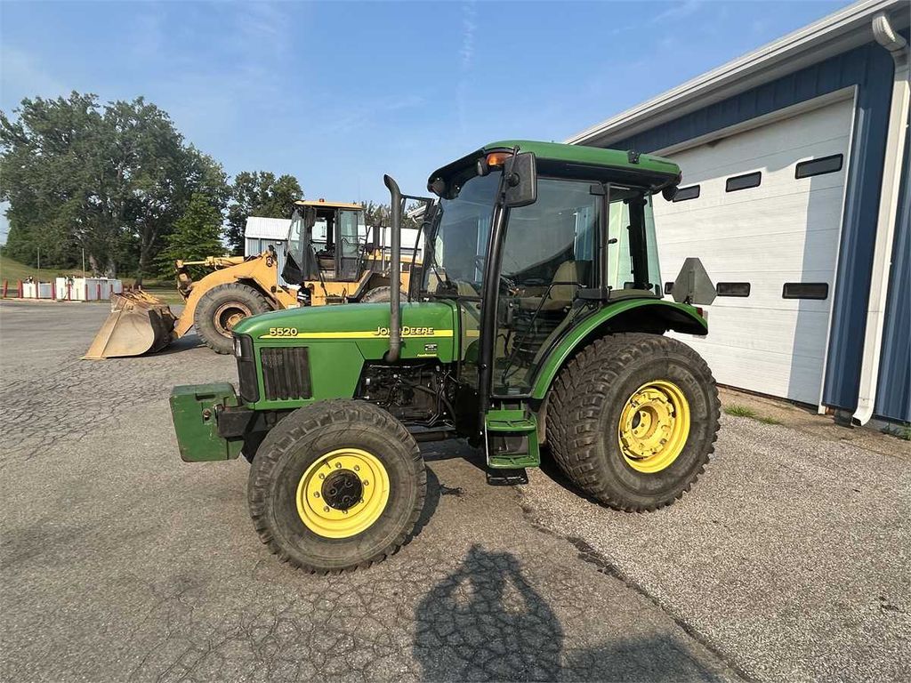 2001 John Deere 5520 - photo 1