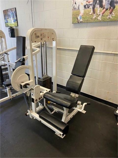 Paramount Leg Extension Machine