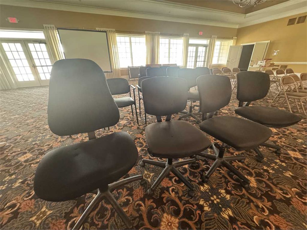 Office chairs - photo 1