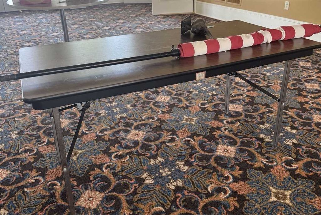 4 ft x 2 ft table - photo 1