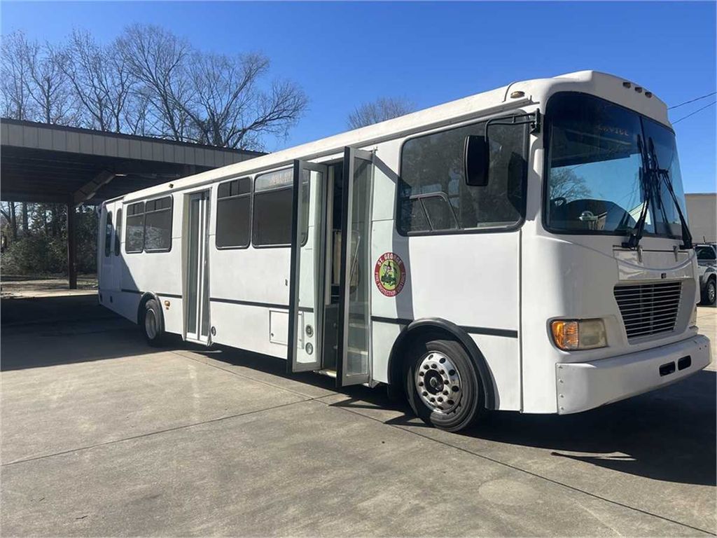 2013 Freightliner Passenger Bus - photo 1