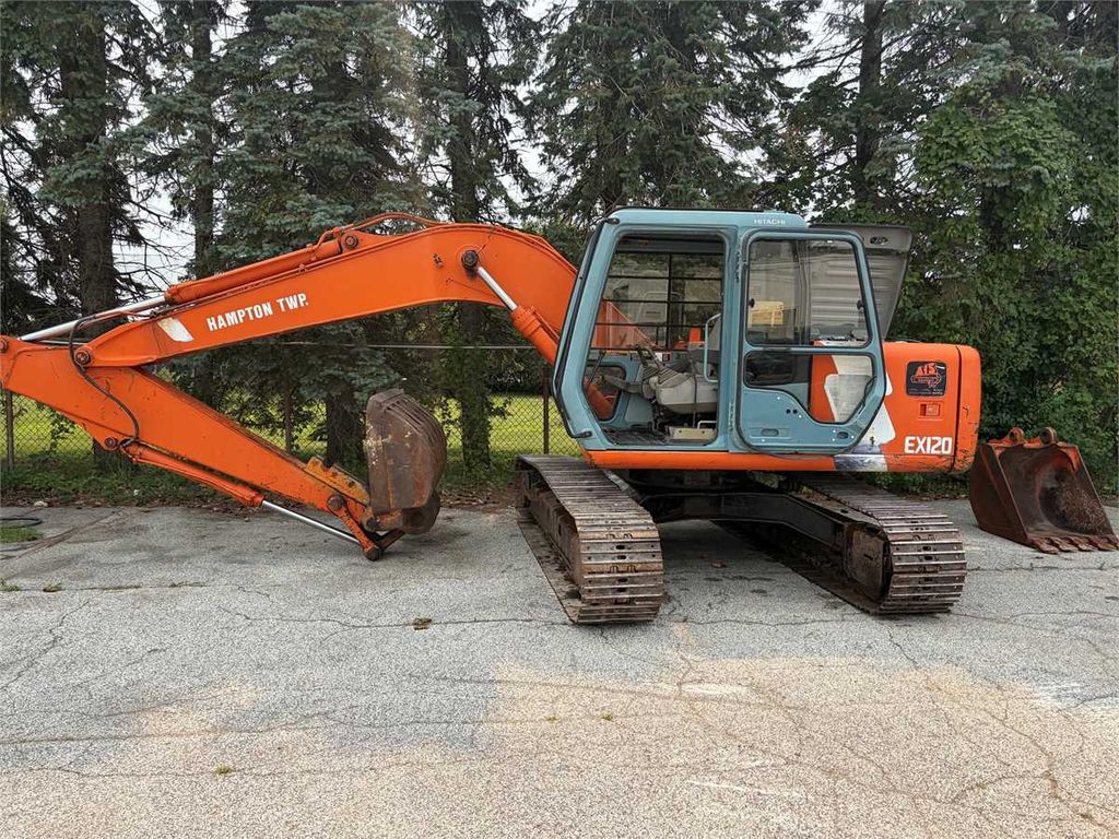 1996 Hitachi EX120-3 Excavator - photo 1