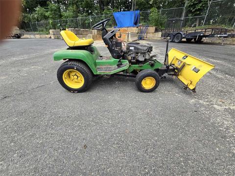 John Deere 335 Lawn Tractor